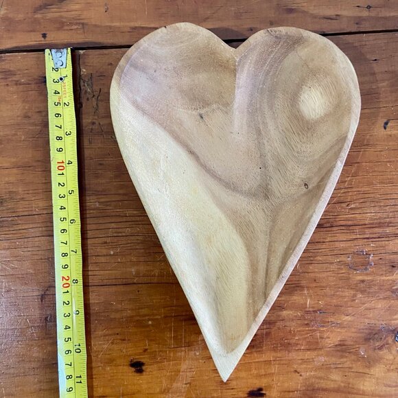 UNIQUE WOOD GRAIN-Heart Shaped Carved Wooden Bowl - Hang or Make it a Candle - Picture 5 of 6